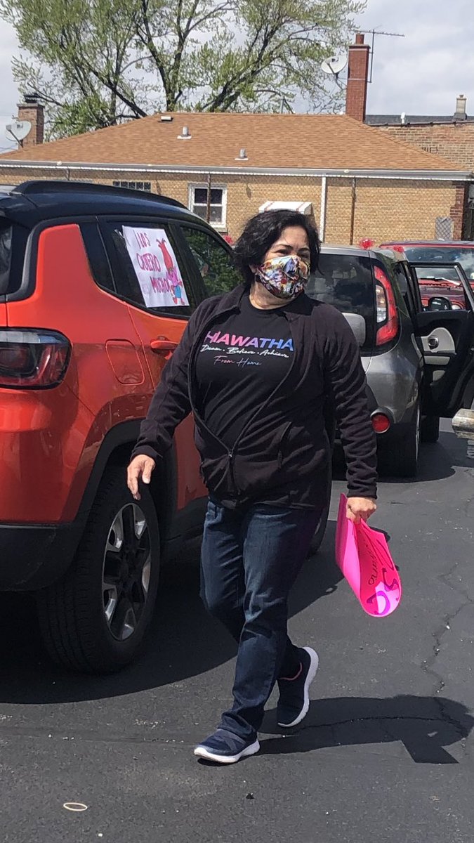 kellychapteach's tweet photo. Our Hiawatha parade went like this: drive a little, honk a little, wave a little, cry a little. Repeat. So many sweet little faces, on sidewalks and porches and peeking out of their houses..we miss our Hiawatha families so much! #hiawathapride #d100inspires https://t.co/GsZ9ohR8Tr
