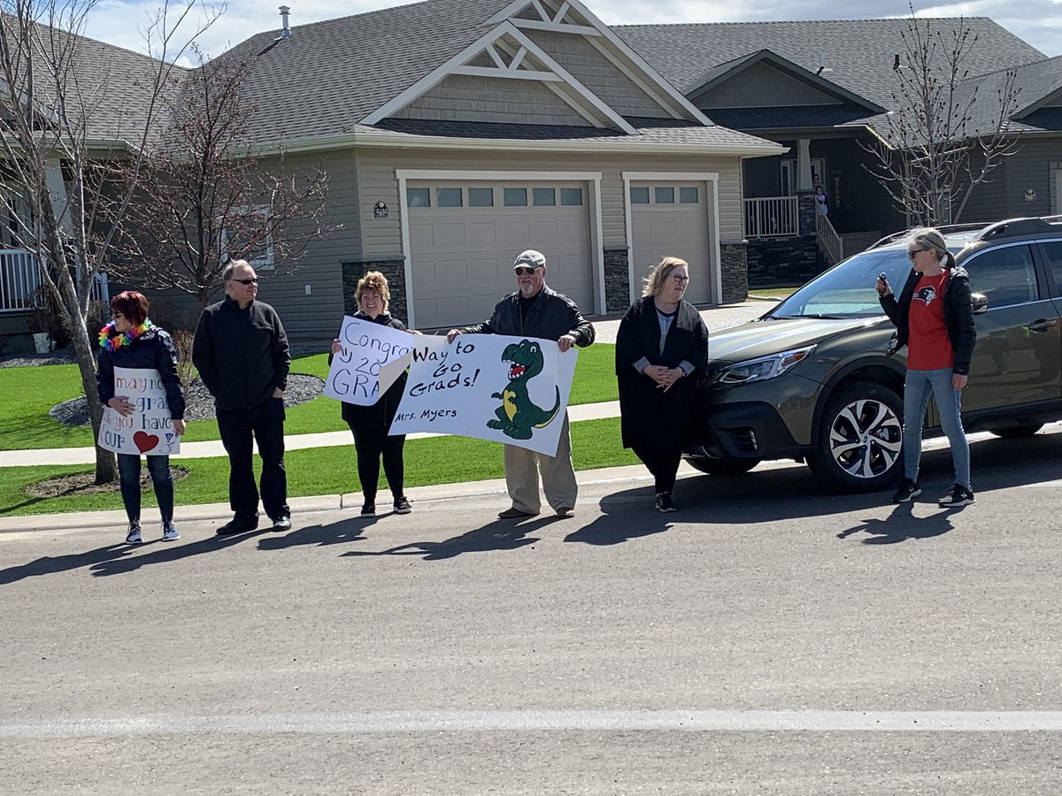 gaushane's tweet photo. Thanks @siftonbrsd  for the awesome parade and for making @CallumGau  and @Chase_leslie21 grad day special. https://t.co/al69iDvwRS