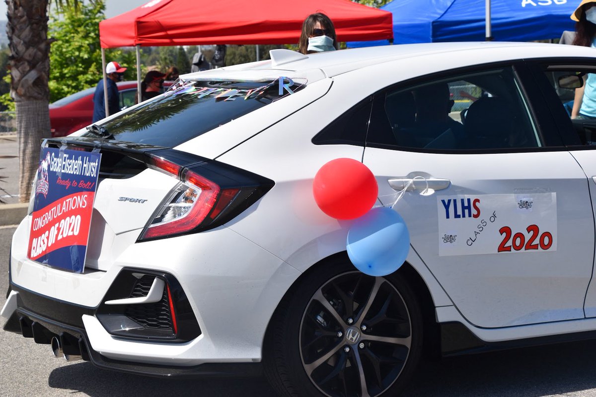pylusd's tweet photo. .@ylhigh passed out their customized senior yard signs along with Mustang face masks on May 6. 💙🐴❤️

Remember to share pictures of #PYLUSD grads and their yard signs by tagging us &amp; using the hashtag #PYLGRAD2020. https://t.co/wrlq6AWe82
