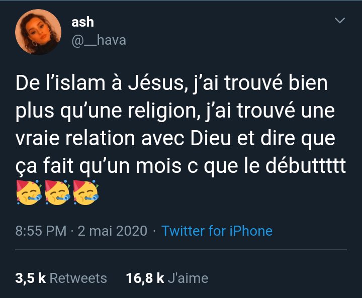 TopDesTwittos's tweet photo. Pendant ce temps sur Twitter https://t.co/00pGC88VlM