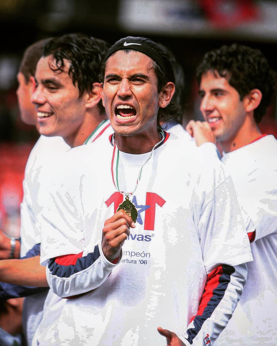 Historia_Chivas's tweet photo. 📸 #114DeChivas 🥳🎉
1️⃣1️⃣ Veces Campeón - 2006 🏆🐐🇫🇷
#HC2020 | #Chivas | #CHIVAFEST | #HistoriaSagrada | #RebañoSagrado | #ChivasDeGuadalajara https://t.co/hqBvMMNF6z