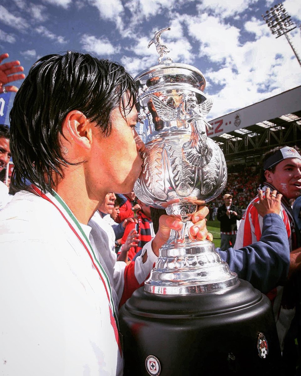 Historia_Chivas's tweet photo. 📸 #114DeChivas 🥳🎉
1️⃣1️⃣ Veces Campeón - 2006 🏆🐐🇫🇷
#HC2020 | #Chivas | #CHIVAFEST | #HistoriaSagrada | #RebañoSagrado | #ChivasDeGuadalajara https://t.co/hqBvMMNF6z
