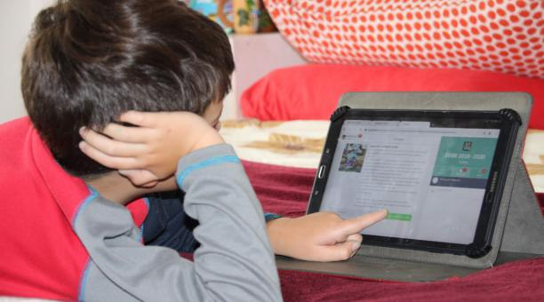 PabloMe85117694's tweet photo. Cuando se comenzaron a mandar tareas a los estudiantes de forma virtual,los padres y estudiantes presentaban reclamos de que los estudiantes estaban siendo saturados de tareas por parte de los profesores 
#Cristian #Educacion #Virtual https://t.co/vwhWNeRuu2