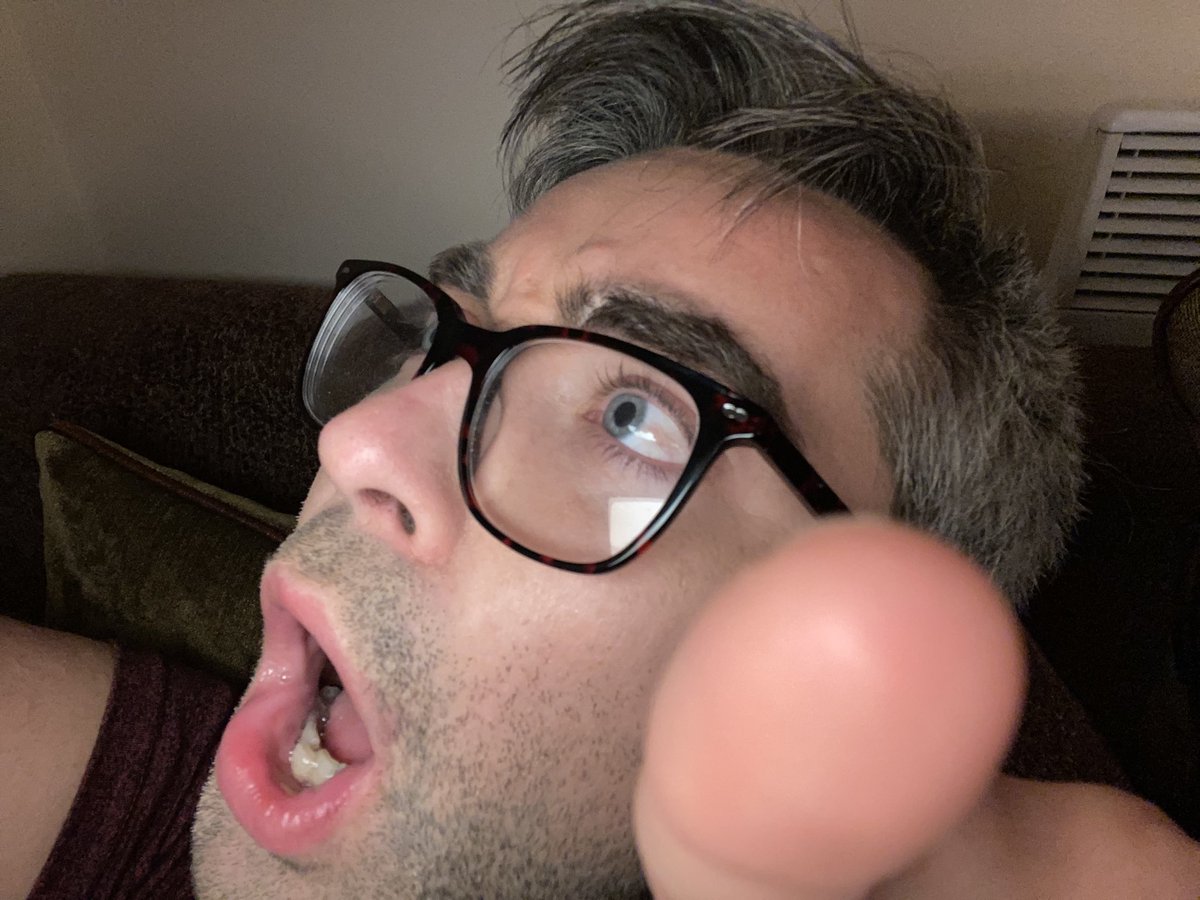 Jamesxox's tweet photo. ⁦@TheLastLeg⁩ #zoomface #zoomface https://t.co/pOyGQ2LRTm