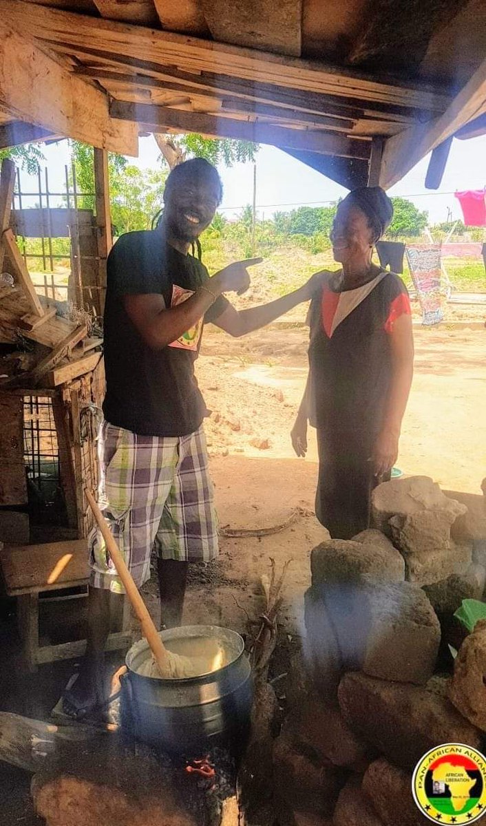 DonSolar3940's tweet photo. Happy Mother's Day to my sweet mother. Her royal highness, Queen Mother Comfort Tetteh for holding me down beyond the Lockdown.

📸🇬🇭👑🌍❤🌷Credit: JBillionaire Production  https://t.co/tYVIjX39yQ https://t.co/JrH8OrQeYC