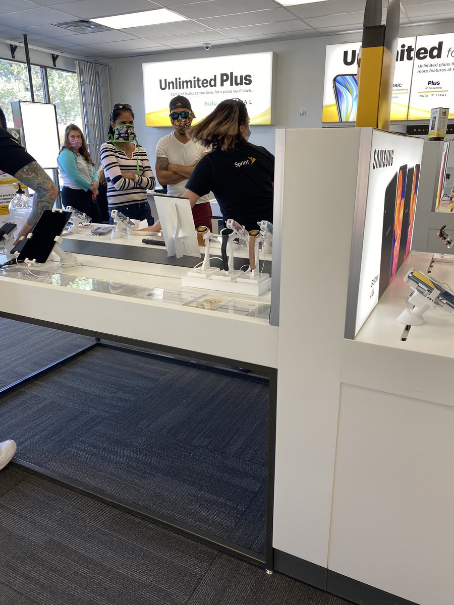 The Verity ward crew executing the non negotiables! Providing world class customer service cleaning the demos for our customers. @JamesLeeWC <a href="/Jacoblb629/">Jacob Baca</a> <a href="/Anthonyf0424/">Anthony Farinola</a> <a href="/david_lopez702/">David Lopez</a>