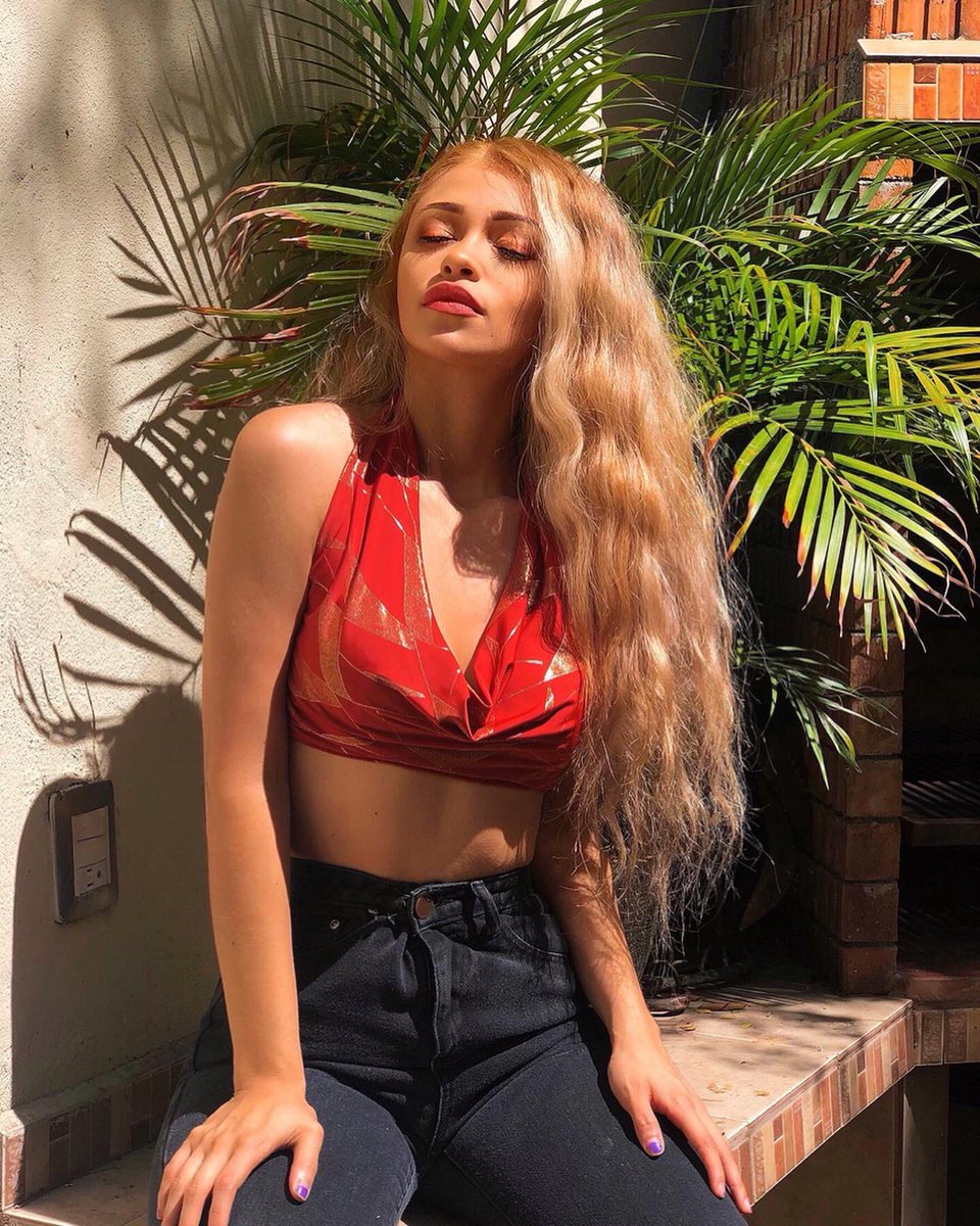 danellyelly_'s tweet photo. Abro Hilo para la gente que dice que las Mexicanas no son bonitas 🇲🇽❤️ https://t.co/zLyuCRxNWQ