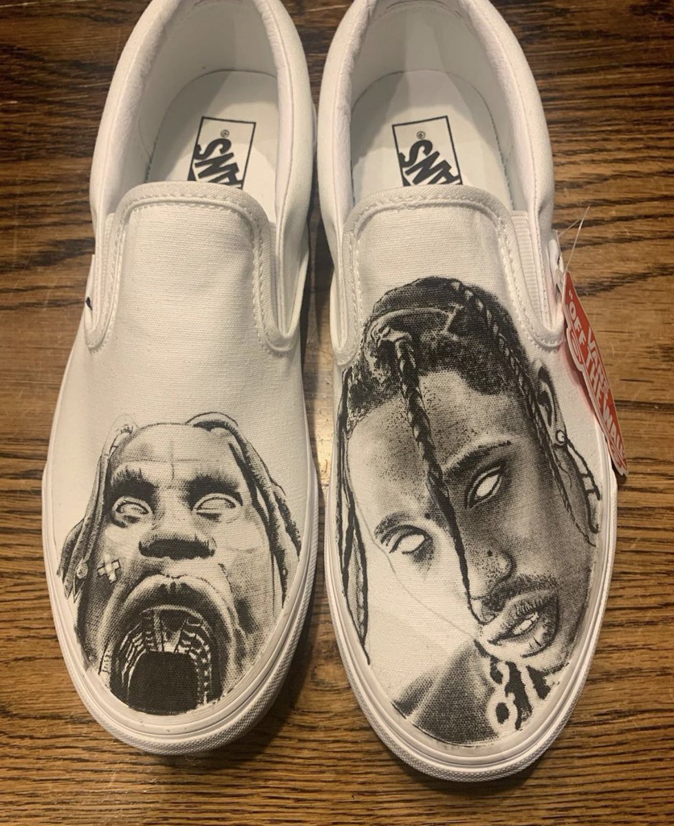 DJCarnageArt's tweet photo. Cuh we like candy canes 🤪 #travisscott #jackboys #astroworld #travisscottvans #vans #customvans #gearedtowardsink #customairforceones #sickomode #skeletons #stoptryingtobegod #goosebumps #houstonfornication #travis #scott https://t.co/1JtTBMiYmw