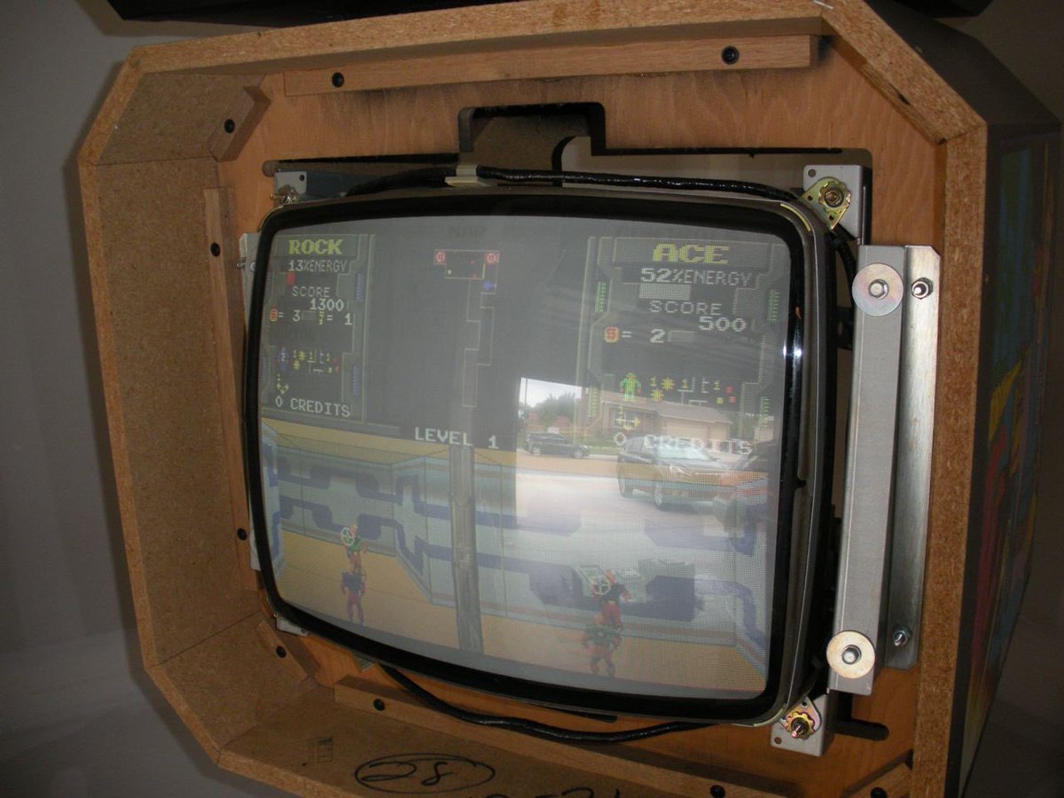 90minutetape's tweet photo. Tried putting a G07 monitor in my #Atari #Xybots cabinet and it’s slightly too deep for the backdoor to close & isn’t wide enough to mount. WTF? Found a photo online with weird additional brackets (2nd photo). Should I look for the Sharp monitor as pictured in photo 3? Hmmm... https://t.co/dYZ17GhRrD