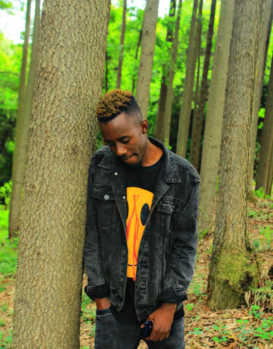 m_toofab's tweet photo. Hi I'm a 22 year old rapper from Venda(limpopo) please stream most of my music on the links below:
Spotify
https://t.co/5T9UrRGKvN
Deezer
https://t.co/xbnuyEmvbO
#Quarantunes #LockdownSA #HipHopMusic
#ToofabMusic
#VendaRap https://t.co/YRghJlD7T3