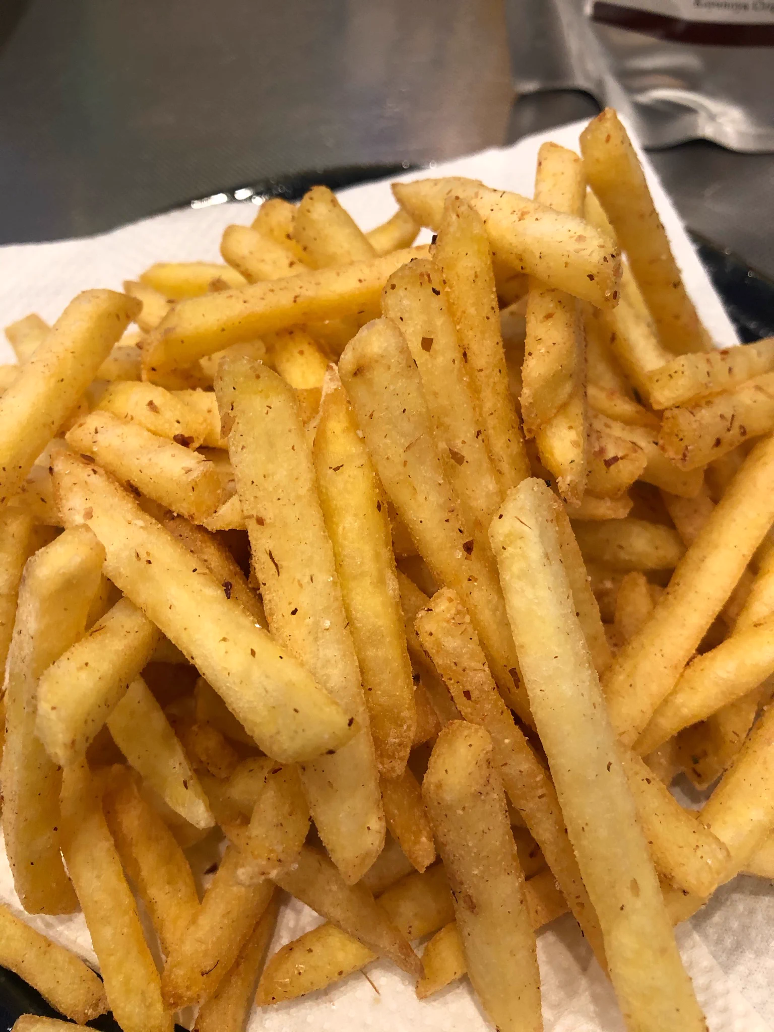 最強のフライドポテトが完成！？揚げポテトに茅乃舎の出汁と塩少々を加えるとめちゃうま！