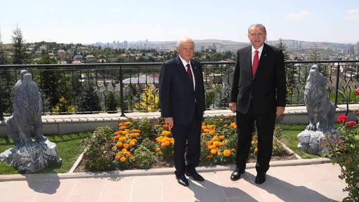 muhsibelkazar's tweet photo. #GeceninErdoğanFotoğrafı ‘na Sayın Cumhurbaşkanımızın #liderimize ziyareti sırasında çekilen fotoğrafı ile katılalım.
Rabbim #Liderimiz Sn. Devlet Bahçeli’yi başımızan eksik etmesin. 
15 Temmuzdan sonra Millet gördü ki #Cumhurİttifakı bu ülkenin tek gerçeği oldu.
#cumartesi https://t.co/1S6MXa8d4K