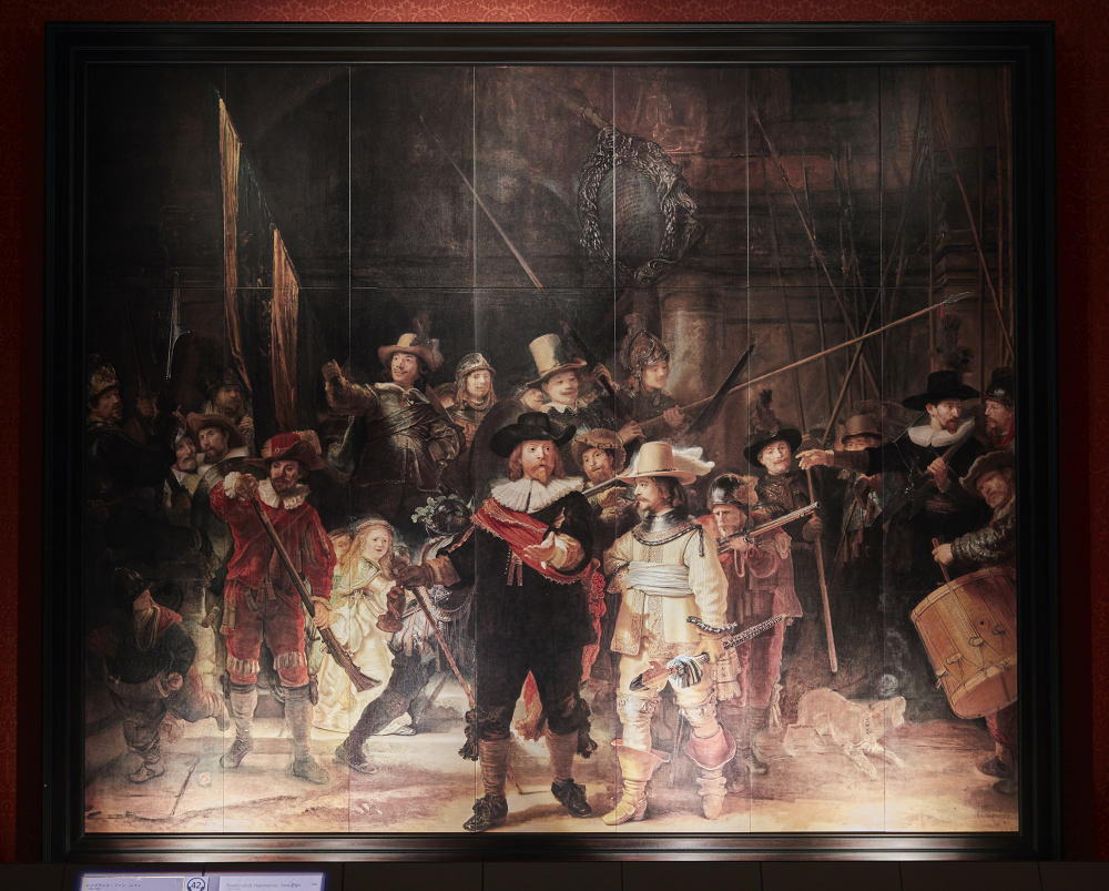 Otsukamuseum Pa Twitter 世界26カ国名画の旅へ はオランダ絵画黄金期の巨匠レンブラント 強い明暗対比の特徴からしばしば 光と影の画家 と称されます 市民の射撃隊を記念して描かれた 夜警 は 集団肖像画の傑作として知られています 右隅には大きな太鼓の
