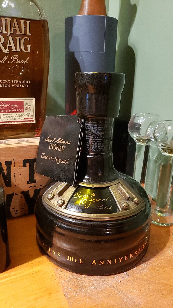 BelcherBar1's tweet photo. @SommBeer getting ready to get into a serious @SamuelAdamsBeer 10th Anniversart Utopias Friday night at 27%-plus, and so yummy https://t.co/tx9Hjn5UYw