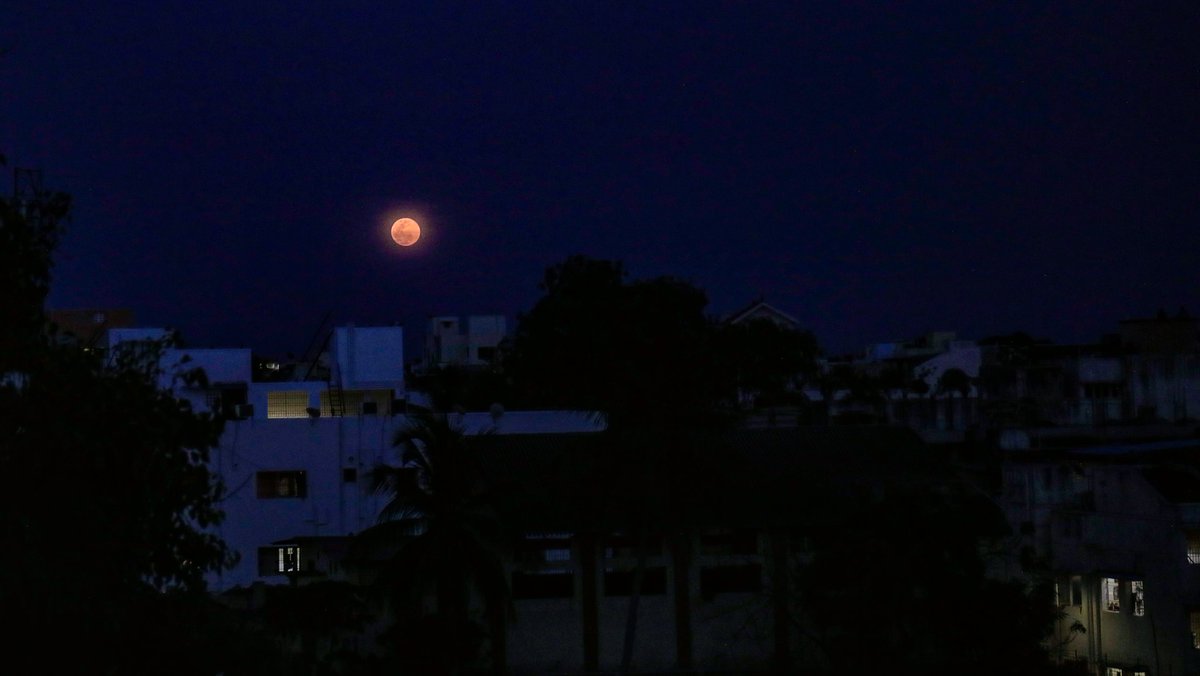 umak_mony's tweet photo. 🌒 
.
.
.
#PinkMoon #pinkmoon2020 #NightPhotography #Canon #canonphotography https://t.co/bWPqIZPxb9