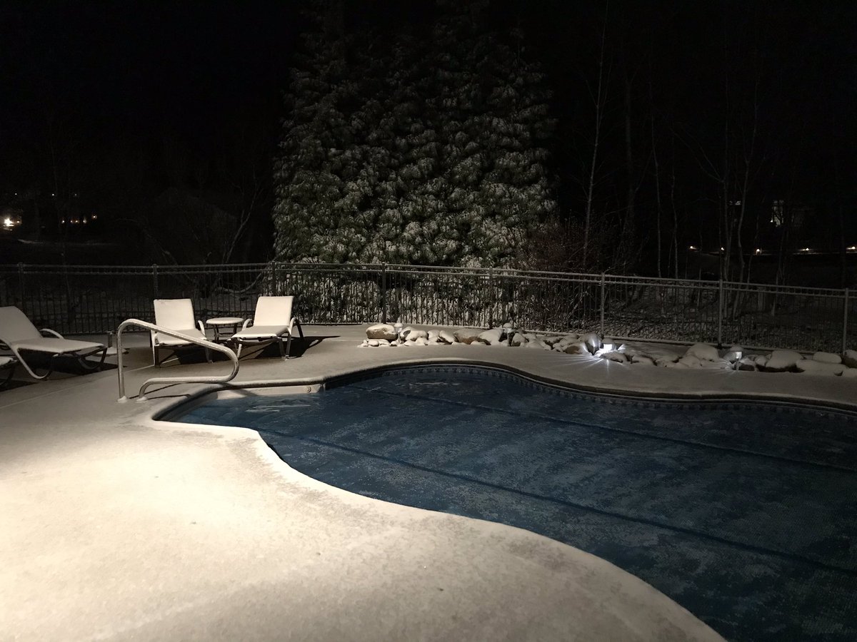 DaveSkutnik's tweet photo. Storm total Mountain Top, PA (Fairview Twp., Luzerne County) at 1,700’ for May 8, 2020 is 2.25” of snowfall. Ridiculous but amazing at the same time. @NWSBinghamton https://t.co/zAPMYqFDto