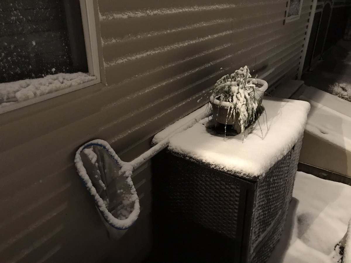 DaveSkutnik's tweet photo. Storm total Mountain Top, PA (Fairview Twp., Luzerne County) at 1,700’ for May 8, 2020 is 2.25” of snowfall. Ridiculous but amazing at the same time. @NWSBinghamton https://t.co/zAPMYqFDto