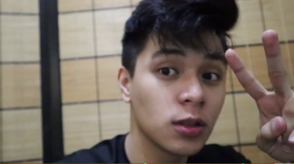 aboutVonRazo's tweet photo. cute snaps of our @Ezekieeeeel on his latest vlog. ✊🏼😬✊🏼 https://t.co/XTNb6l20Cx