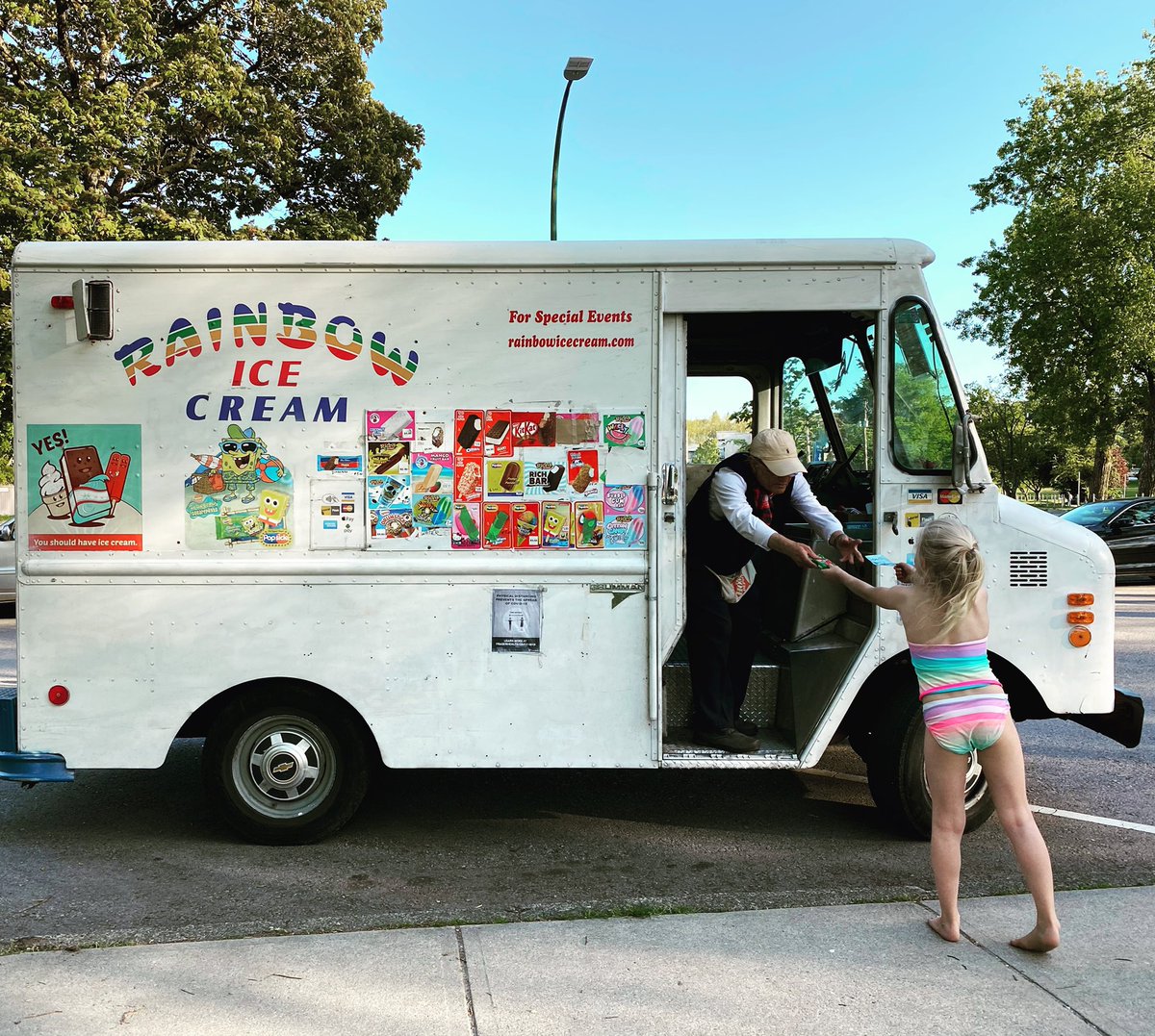 FoodThatBindsUs's tweet photo. As BC begins to loosen restrictions, Provincial Health Officer Dr. Bonnie Henry cautions against abandoning physical distancing and other measures that have helped flatten the curve so far. #yvr #jericho #icecream #covi̇d19 #physicaldistancing https://t.co/rp6j4CKrMD
