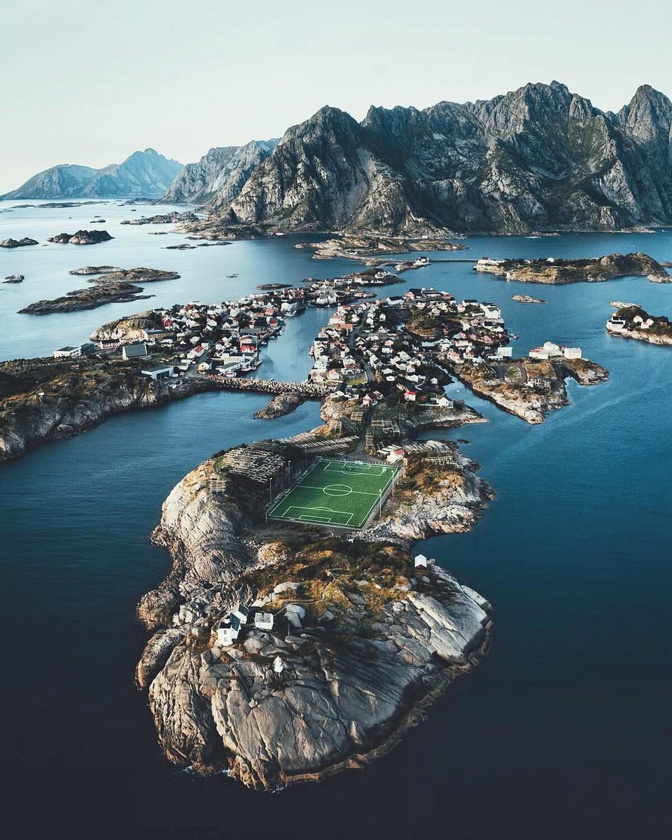 UniqMediaNet's tweet photo. Henningsvær, Norway 🌎 https://t.co/an0JM8jplr