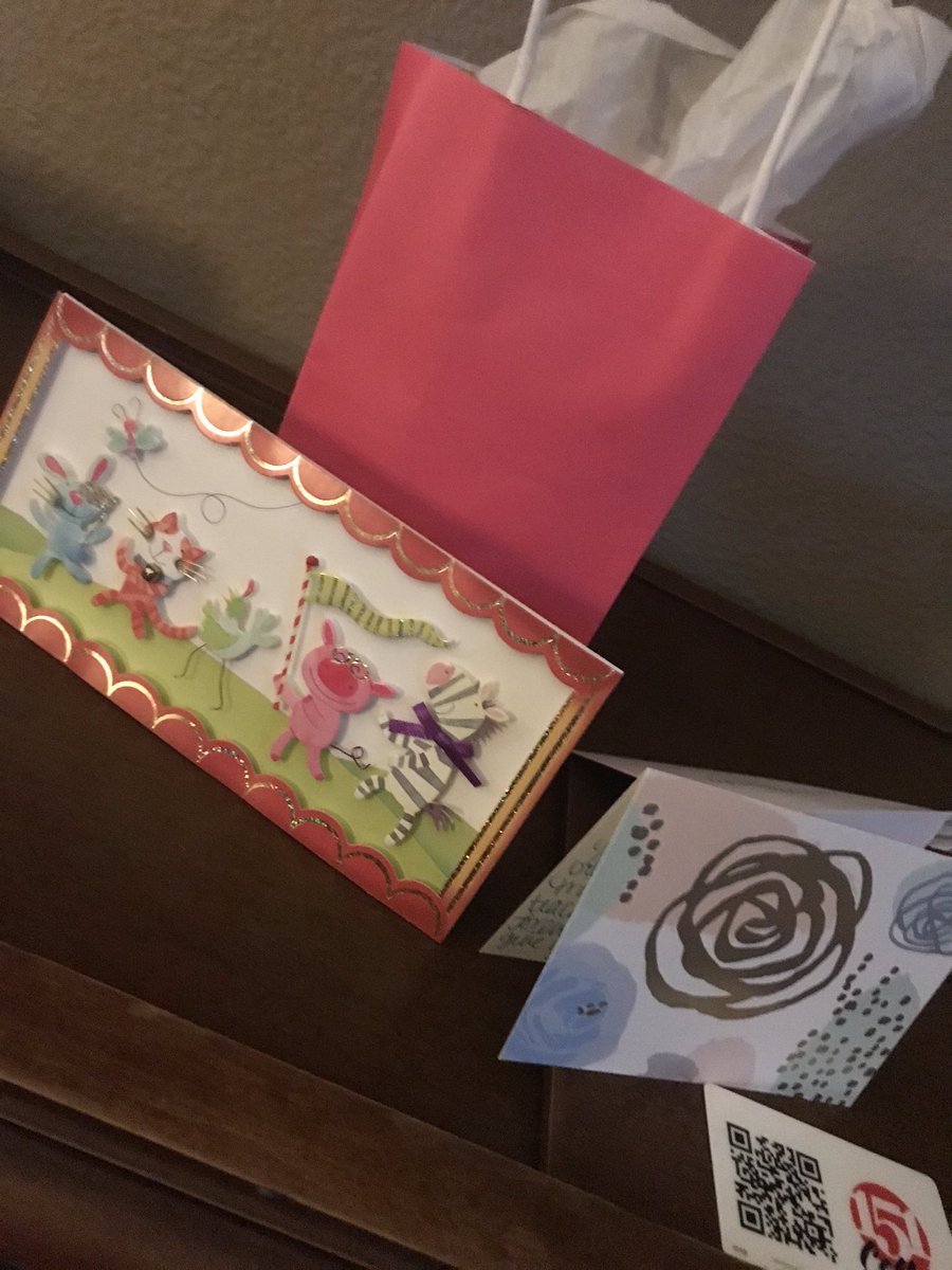 elashaedwards's tweet photo. Great week!  Sweet cards and gifts and enjoying a class of second graders! 🎶❤️@BridlewoodES @PrincipalofBES https://t.co/3RowL0i5Li