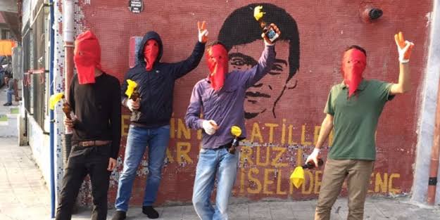 dhkp-c destekçilerini kahraman edinenlerin vatan toprağına leş istemeyenleri anlamaması gayet normal 🇹🇷 
#Orospucocugudhkpc
 #ÜlkücüTeröristlerKayseride