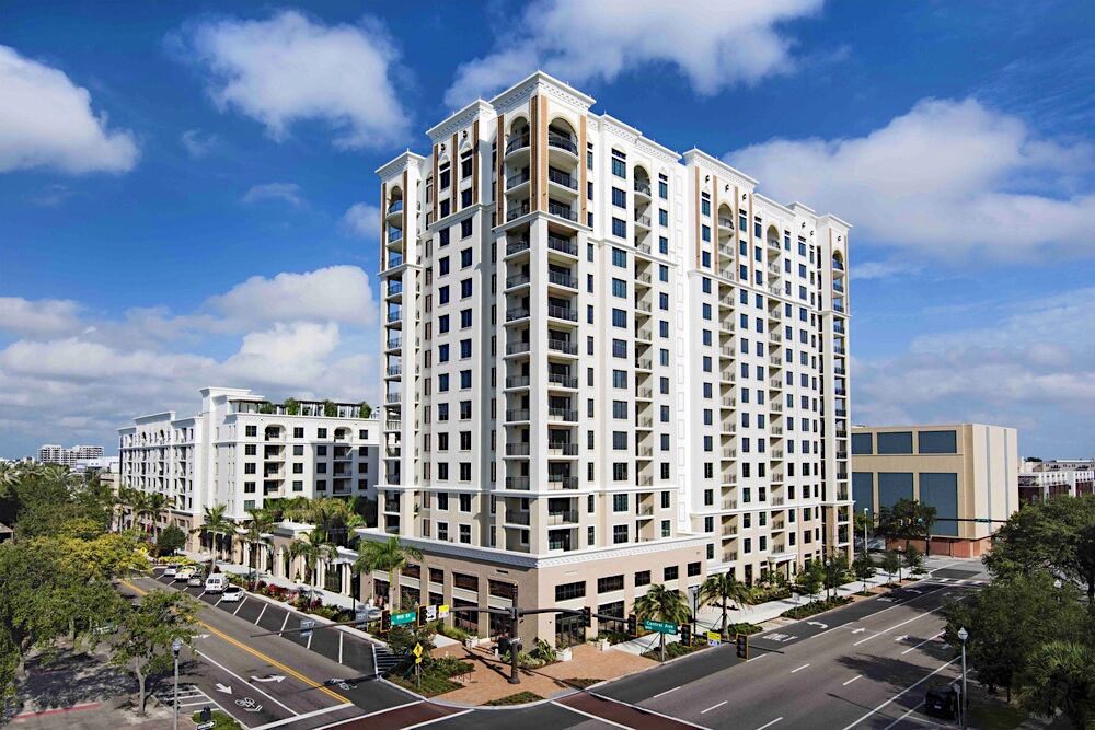 Paramountce's tweet photo. Beautiful luxury apartments located in Tampa “Icon Central” By The Related Group  was built next to an Old Bank with a beautiful old steel Vault! ✨  Built by: Moss &amp; Associates (Construction) 

PCE performed: Waterproofing below and above grade, windows, railings and roofing https://t.co/GI0p2NEasb