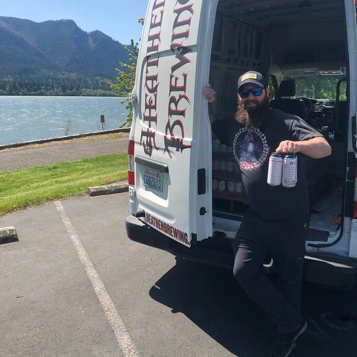 30 breweries of @Northbank_Beer combined efforts for a MEGA beer collab to benefit 4 different local food banks! You can find 4-packs of Look for the Helpers IPA across SW Washington and all the proceeds go to the food banks!