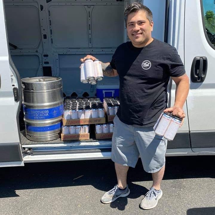 Brewcouver's tweet photo. 30 breweries of @Northbank_Beer combined efforts for a MEGA beer collab to benefit 4 different local food banks! You can find 4-packs of Look for the Helpers IPA across SW Washington and all the proceeds go to the food banks! https://t.co/C9OLBWPx1J