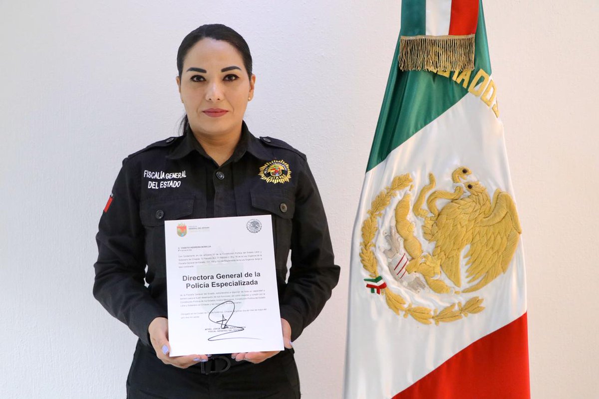 Con fundamento en el principio constitucional de paridad de género y con el compromiso de fortalecer las áreas sustantivas de la <a href="/FGEChiapas/">FGEChiapas</a>, nombré a Yaneth Herrera Bonilla como directora de la Policía Especializada, la primera mujer en ocupar esta responsabilidad en Chiapas.