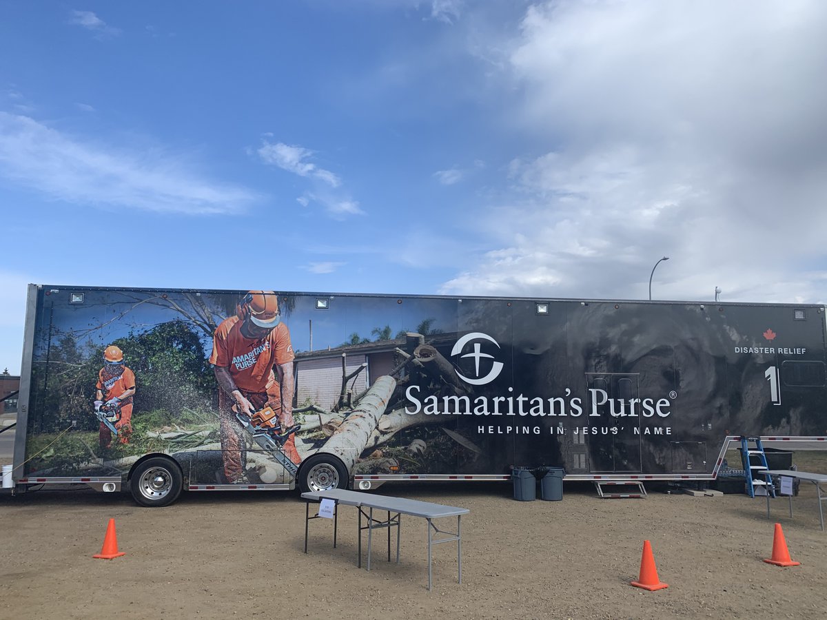 WatsonGloves's tweet image. We sent a donation of 3,900 gloves to the hands of the team members and volunteers of @SPCanada. They&apos;re doing a tremendous job with clean-up efforts for the Fort McMurray flood. Thank you!! #FortMcMurrayStrong

#FortMacStrong #StaySafe #Community #WatsonGloves