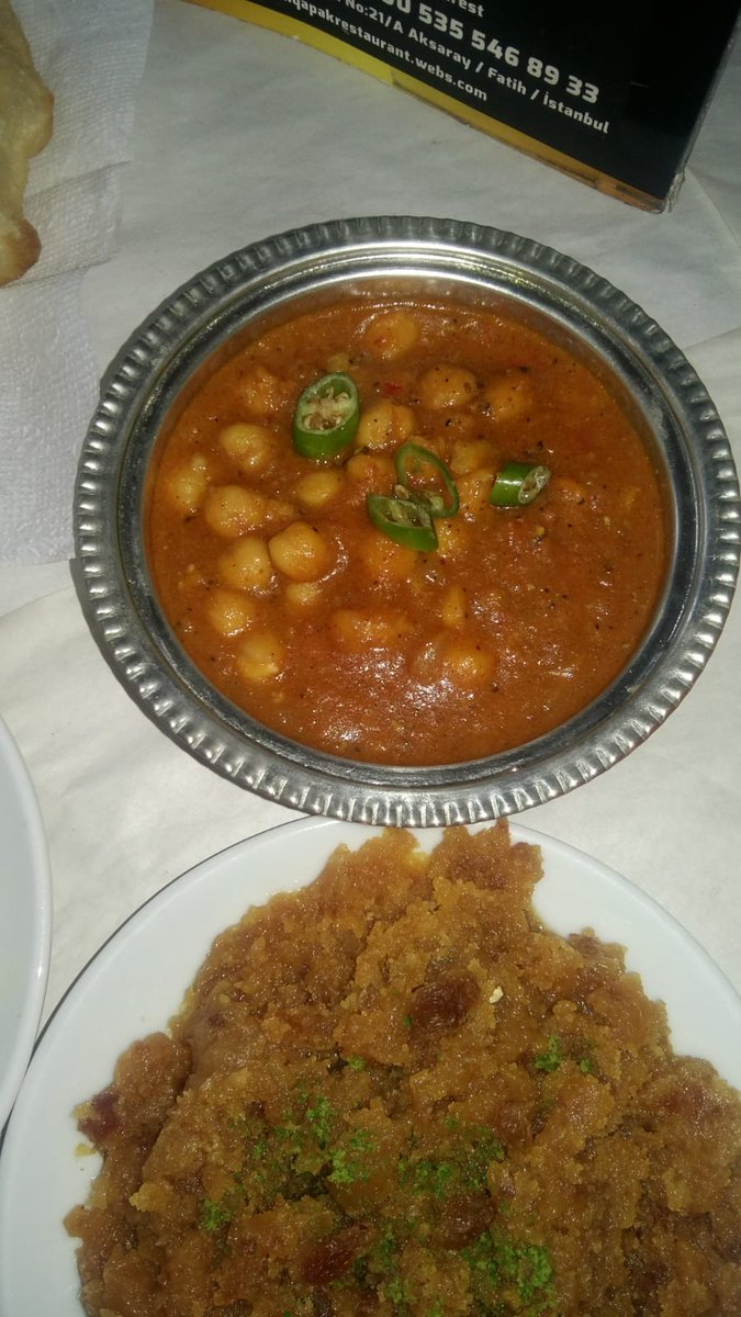 zaiqaPakrest's tweet photo. Sehri Time ❣
#halwa #pori #chana #gulabjamun 
#zaiqarestaurant #istanbul #turkey #BranchAksaray 🇹🇷🇵🇰 https://t.co/bKBkwjNHsH