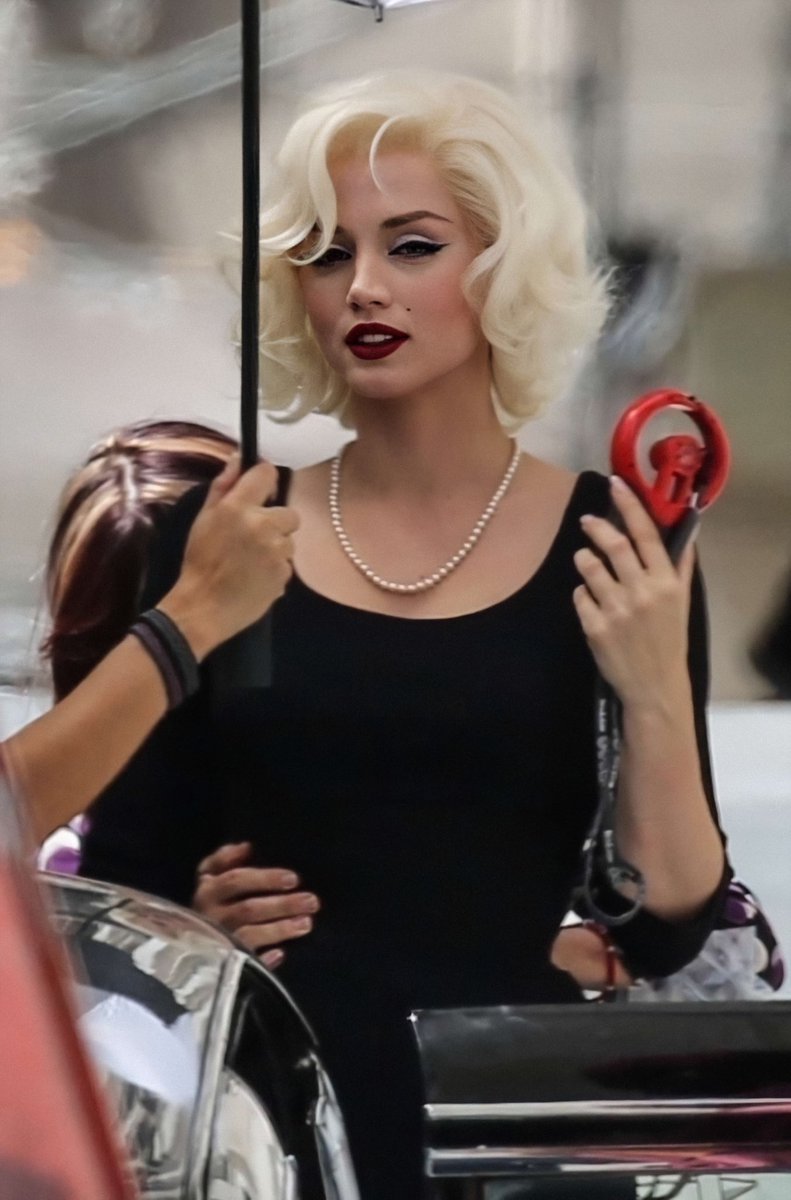 Ana De Armas Updates On Twitter Ana De Armas Is Marilyn Monroe On The Set Of Blonde