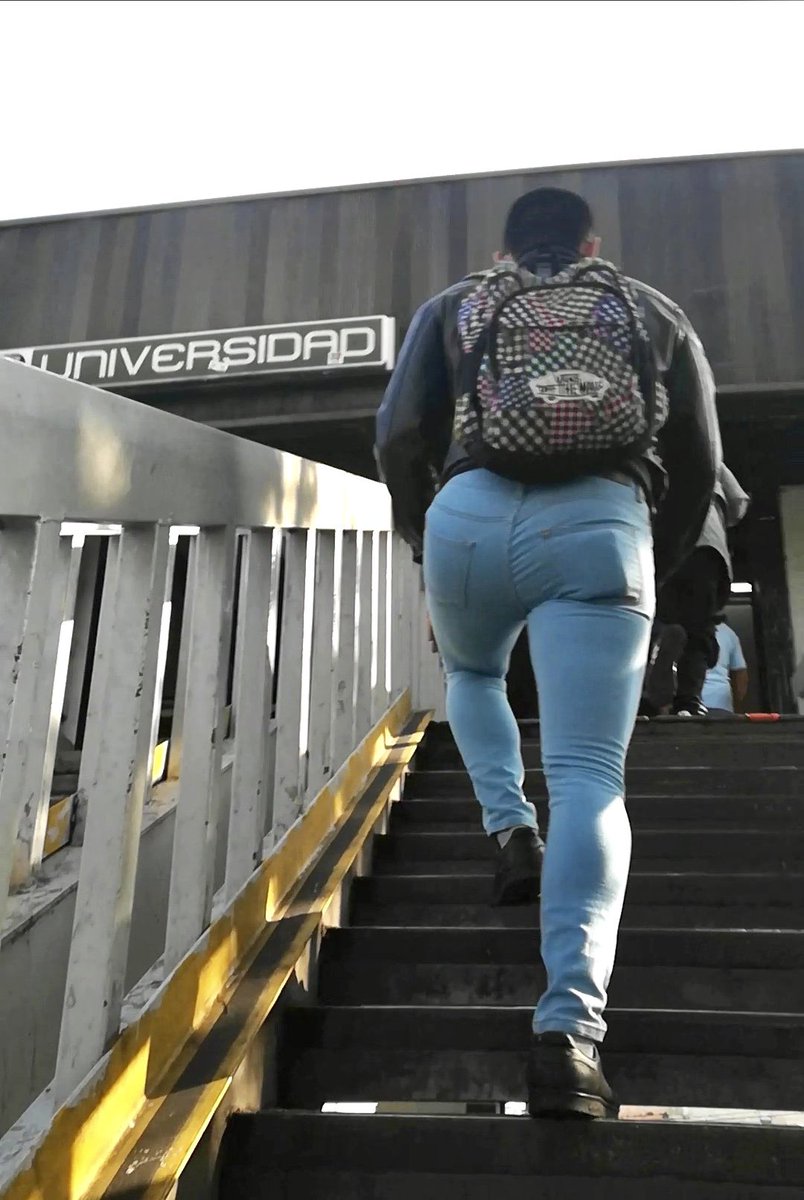 elpumachaca's tweet photo. #LoQueExtraño de la UNAM es ver #morros con #nalgas 🍑 deliciosas y preñables cómo estás qué vi una vez en el metro 

#NalgasQueEnamoran #NalgonesCallejeros #nalgon #Nalgones #nalgones #gay #gayguy #gaymex https://t.co/vez94qVbTR