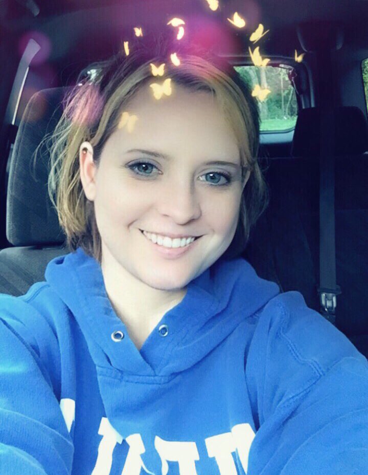 Paulamickle1978's tweet photo. Friday evening! 😊 #tgif #QuickStoreRun https://t.co/fZymssxZY6