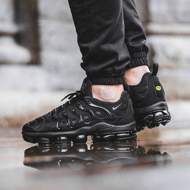 The Inc. pe Twitter: „Spring 2020 Collection Men's Nike Vapor Max Plus “Triple Black” Men's Sizes (924453) WAS $255.00 CAD Available now online https://t.co/VX72vYdwcS discounts applied in cart some exclusions may