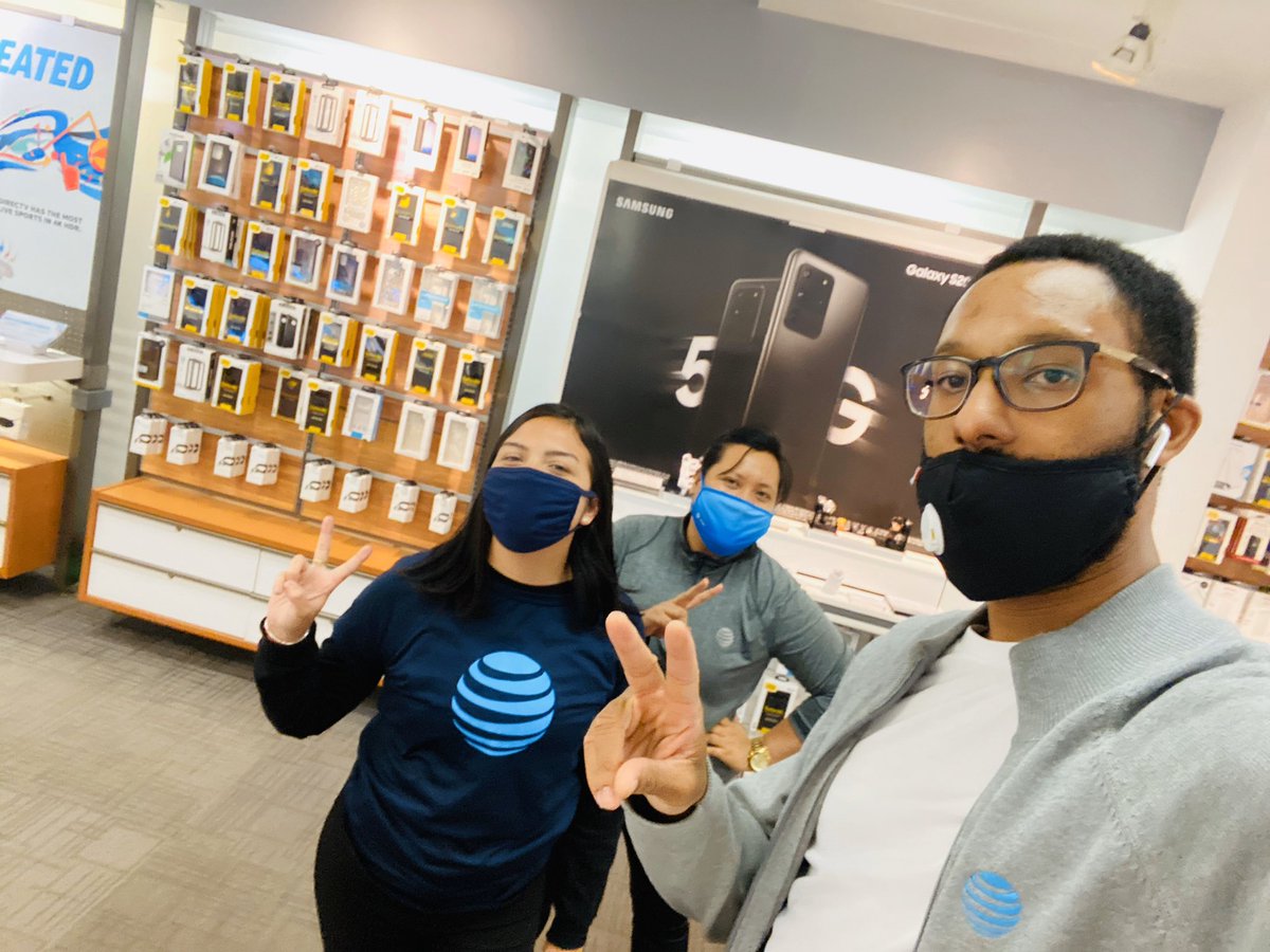 2 TV’s .... no problem for the Greenbelt Team on a good Friday #ATTtv #COVID19 #MoneyBadgers @ka901s <a href="/jillmill321/">Jillian Miller</a> <a href="/CristianG240/">Cristian Gutierrez</a> @amalia_gargiulo <a href="/ClutchGonzalez/">jose gonzalez</a>