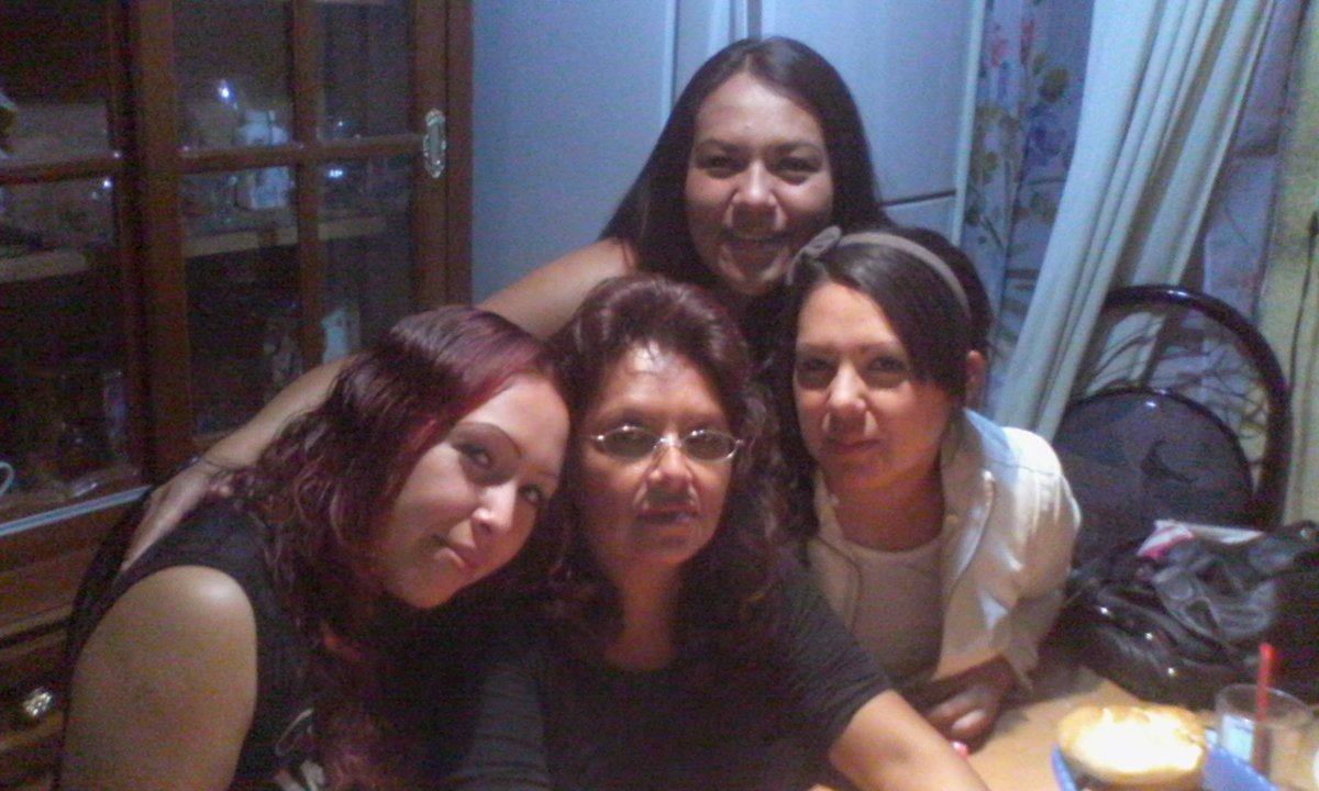 abigailnava's tweet photo. @VentaneandoUno saludos a mi mami magitos. https://t.co/TvOIUYs9mT