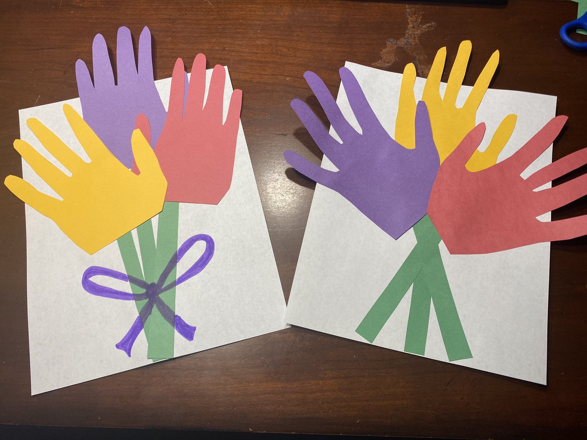 k5richardson's tweet photo. Virtual craft day with my kinders! We had so much fun making this! 🌸🌈❤️ #wearegreenbrier #schoolofkindness https://t.co/qiyfJwLOai