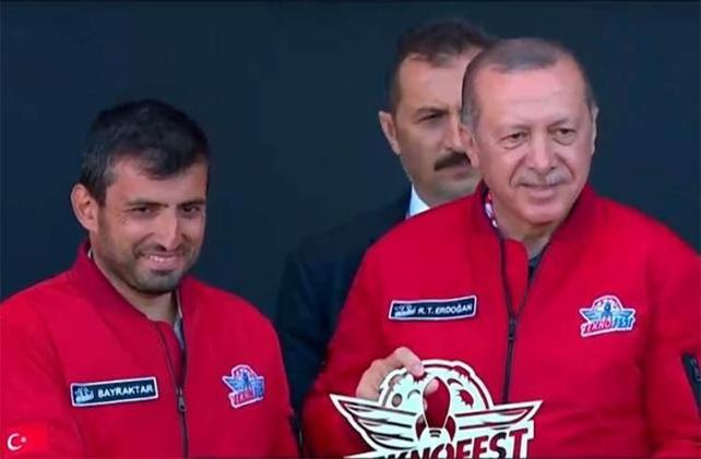 #GeceyebirErdoğanSelamı bırakan kardeşlerim.
 
#MilliTeknolojiHamlesi nin mimarı <a href="/Selcuk/">Selçuk Bayraktar</a>  Bayraktar'ı hep birlikte takip ediyoruz.

Bu gece 1 milyon takipçi yapıyoruz.

Varmısınız.