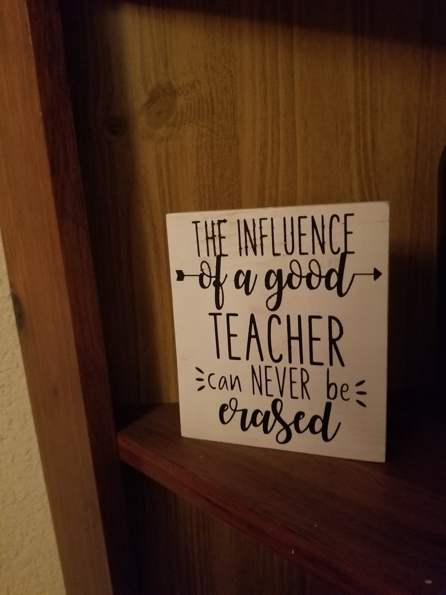 beechteechr's tweet photo. Today I got a great gift on my porch!! Soo appreciative, miss you, and all my kiddos!!  #redmillrocks @MeganTereshko @RMESPrincipal #TeacherAppreciationWeek2020 https://t.co/ghuBLmUXXN