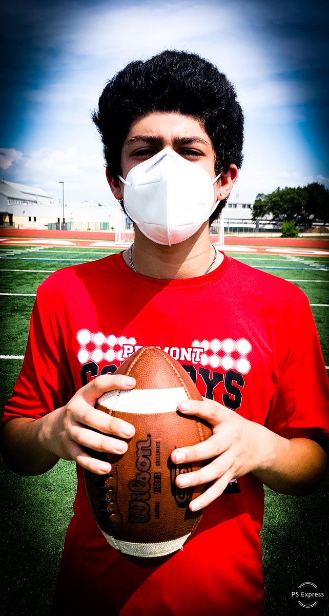 AlamoCityQBcamp's tweet photo. A great Quarterback works to be as good as ‘he’ can be ... and, reach his greatest potencial. Hard-working QB, Dos La Fuente, Premont Cowboys. ~Coach Aguilar #Quarterbacks #ACQBC https://t.co/40vx6KMEdS