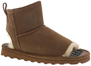 LdOfTheStrings's tweet photo. Ummm...who thought this was a good idea? #ugly #ugg #uggly #whattypeoffuckeryisthis #fashion https://t.co/qzNxhllfXr