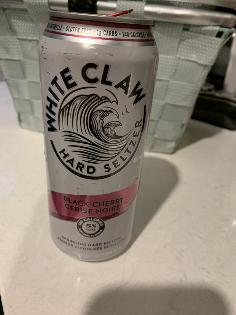 JenniferJDrew's tweet photo. @Junglejerome &amp; @TheSuspendables ... I have been resisting the @WhiteClaw until tonight. Only thing left in the #barfridge. You are a nasty man @RussCourtnall   This stuff is addictive! https://t.co/kCgQEtYed6