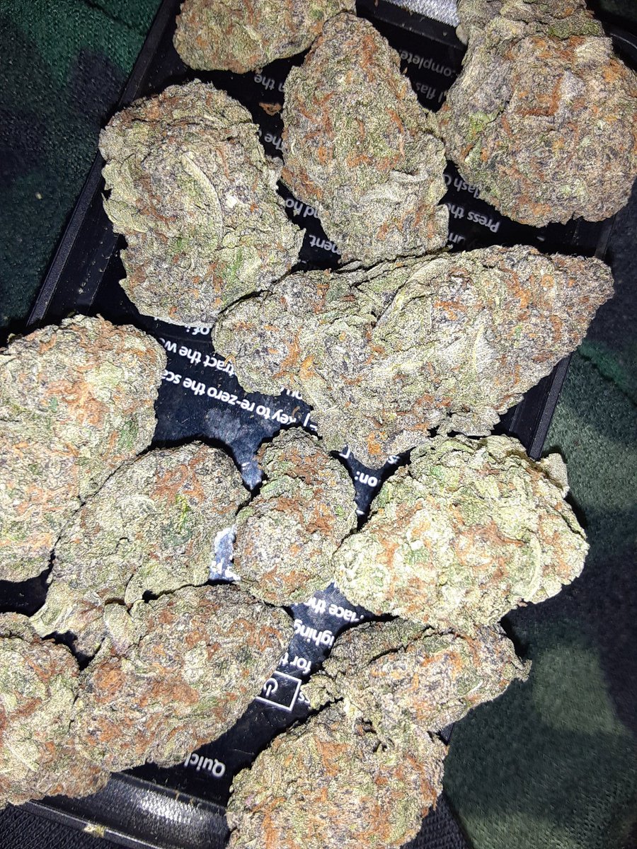 SmokeOutDaBag's tweet photo. Smokes just as good as it looks ⛽ #PlatinumBlackberryKush #stonerlife #hightimes https://t.co/2TbkopGcjq