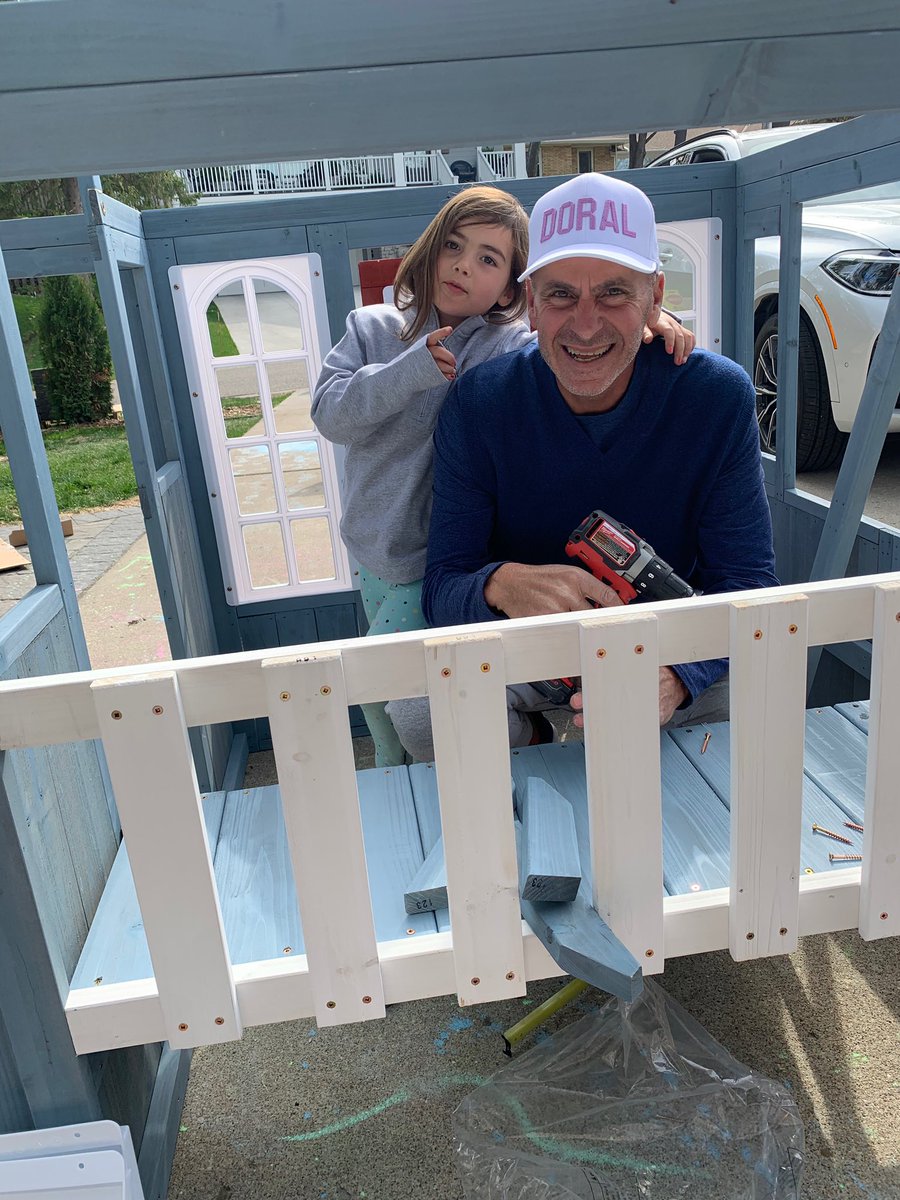 RoccoMediate's tweet photo. Francesca’s birthday spent building a play house and face painting, too much fun!❤️🎉 https://t.co/RBvPAz1pwh
