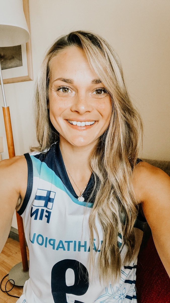 vPeerTeam's tweet photo. Meet Saana Koljonen, a volleyball coach for the University of Colorado and our next feature for #HumansOfMentorship🏐 Here’s what she has to say: “To ask someone who knows more than you is valuable and expands your mind. I wish everyone would have mentors to support them!" https://t.co/TRGnjQLitW