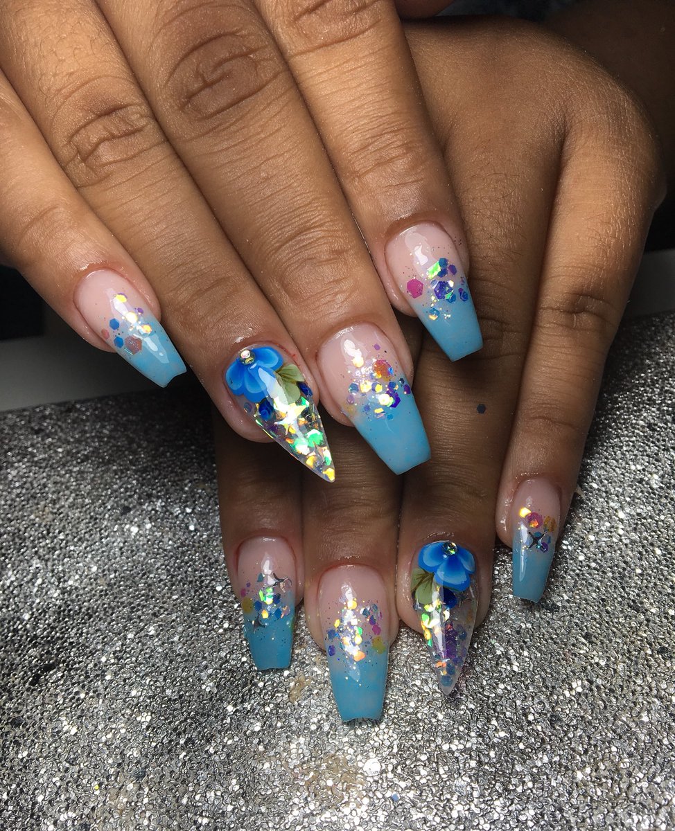 icnailsdesigner's tweet photo. Um caso de amor em todos os ângulos...💙✨ #LoveNails #NailsDesigner #Cutilação #Stilleto #Ballerina #Acrigel #Floral #UnhasRuídas #Blue #UnhasDelicadas #ManicurePorAmor #Encapsulada #Esfumada #BabyColor #AcrigelFormatos #UnhasAcrilicas #acrilicnails #lixamentotecnico https://t.co/30Qv61gx2S