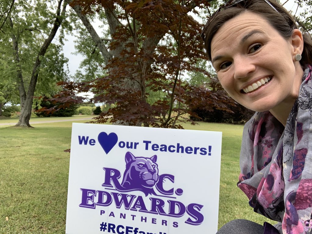 PreisigJessica's tweet photo. This was the highlight of my day! Absolutely loved getting to see some smiling faces as I planted these yard signs #teamRCE🐾 #RCEfamily💜 #missingmypeople #lovemyjob💖 https://t.co/a6v8dHinom