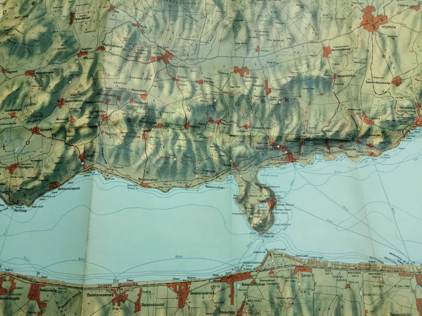 東京カートグラフィック Sur Twitter 1963年 ハンガリーの地図製作会社のバラトン湖地形図 色の修正しないで この独特な陰影の表現 戦略シュミレーションゲームっぽくもある ワクワクする地形図 家にある地図見せ合いっこ Mapsathome T Co Yteyobgw9r